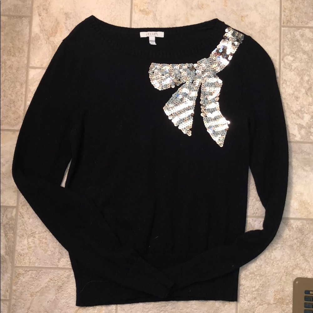 Black Christmas sweater with glittery bow!